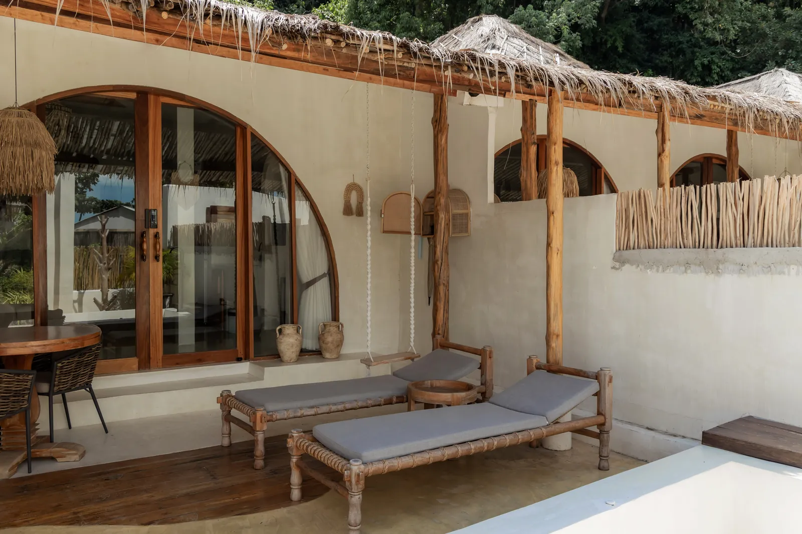 Cape Beach Villa, Koh Samui — the bay, the shared sea-view pool and sunsets over Ang Thong — photo 4