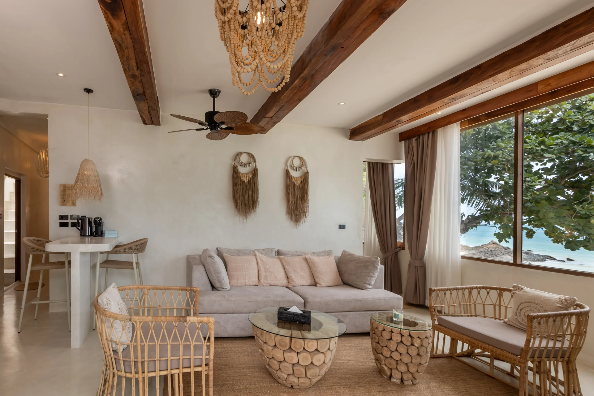 Beachfront Family Villa — bright king bedroom with full sea view (Villa De Mar) — photo 17