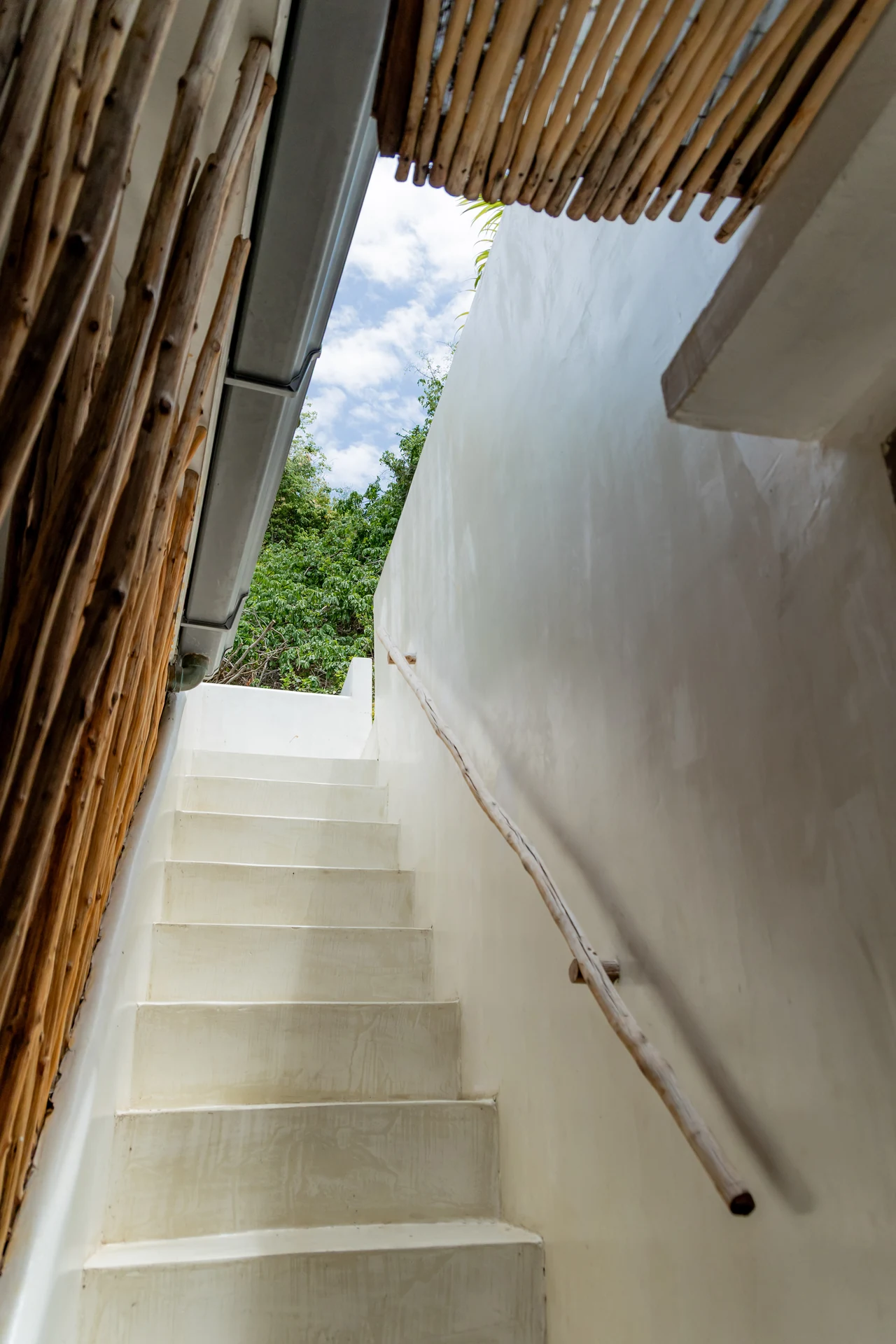 Beachfront Family Villa — bright king bedroom with full sea view (Villa De Mar) — photo 21