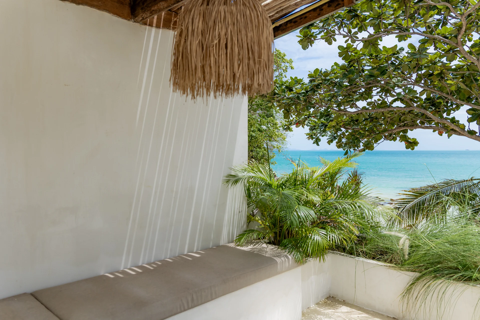 Beachfront Family Villa — bright king bedroom with full sea view (Villa De Mar) — photo 24
