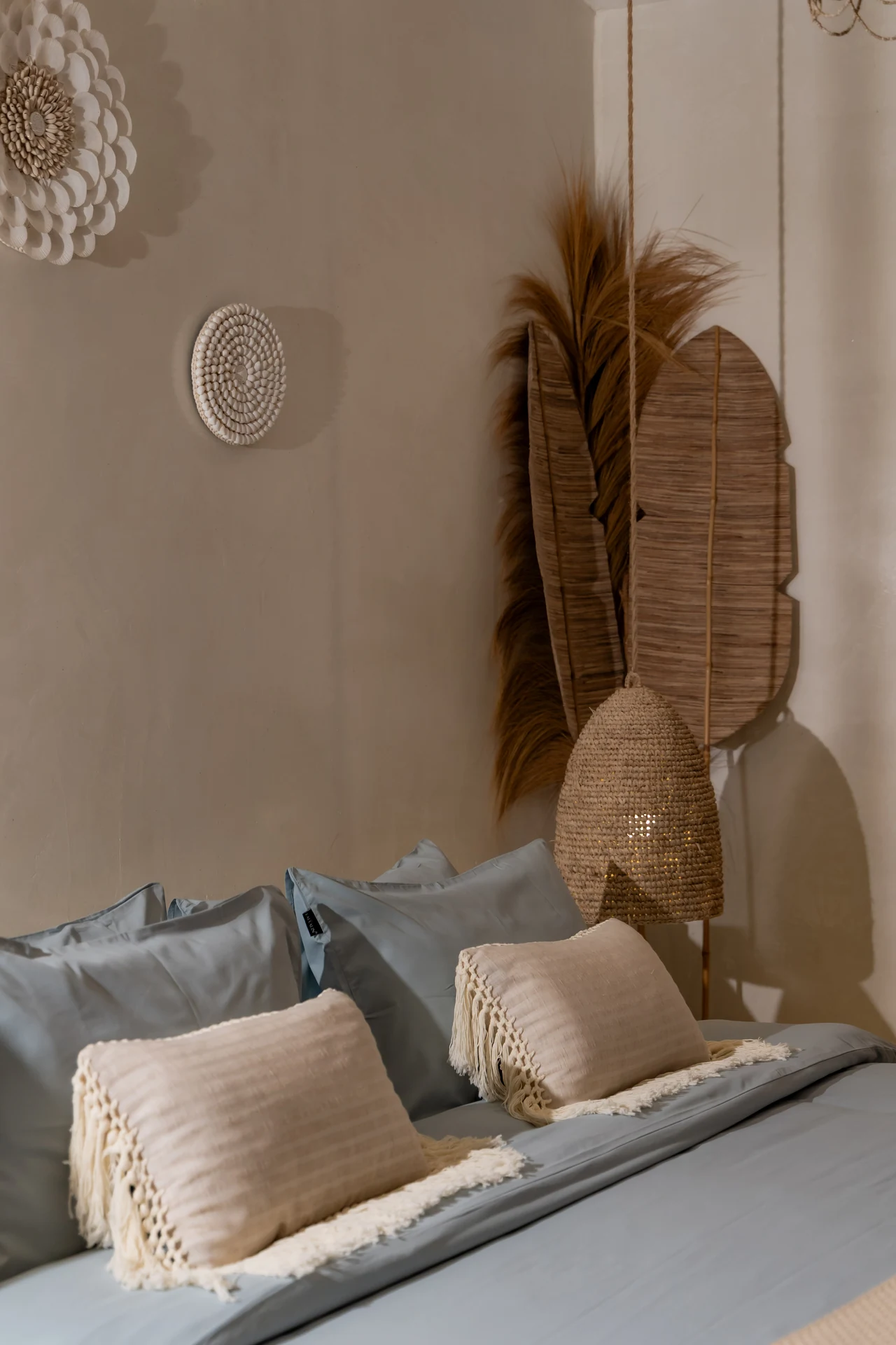 Comfort Villa — boho living room with rattan seating (Villa Ginger) — photo 3